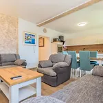 Seaview Deluxe Apartment Stanici