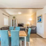 Seaview Deluxe Stanici