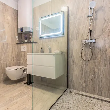 Seaview Deluxe Apartman *