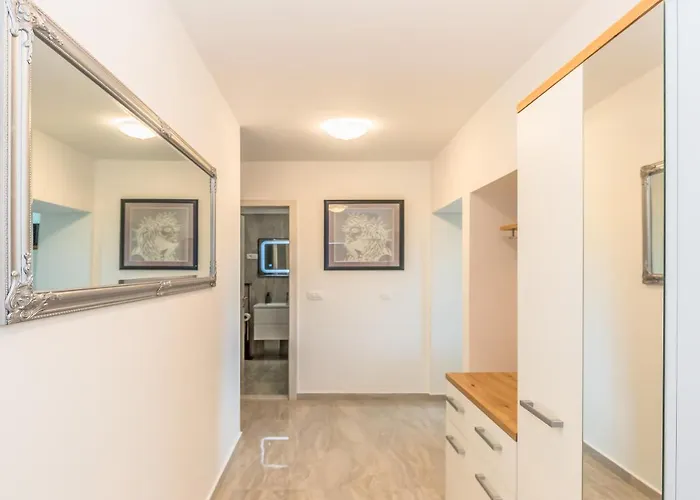 Seaview Deluxe Apartment
